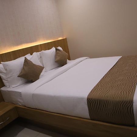 Hotel Dc Star Tarapith Eksteriør bilde